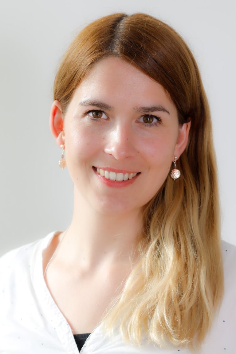 Roxanne Wenske Logovida